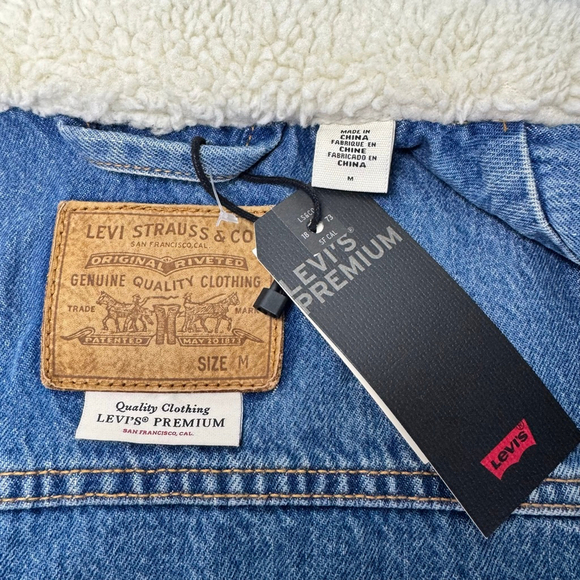 NWT Levi's Premium Sherpa Denim Trucker Jacket M Blue White - Picture 8 of 12